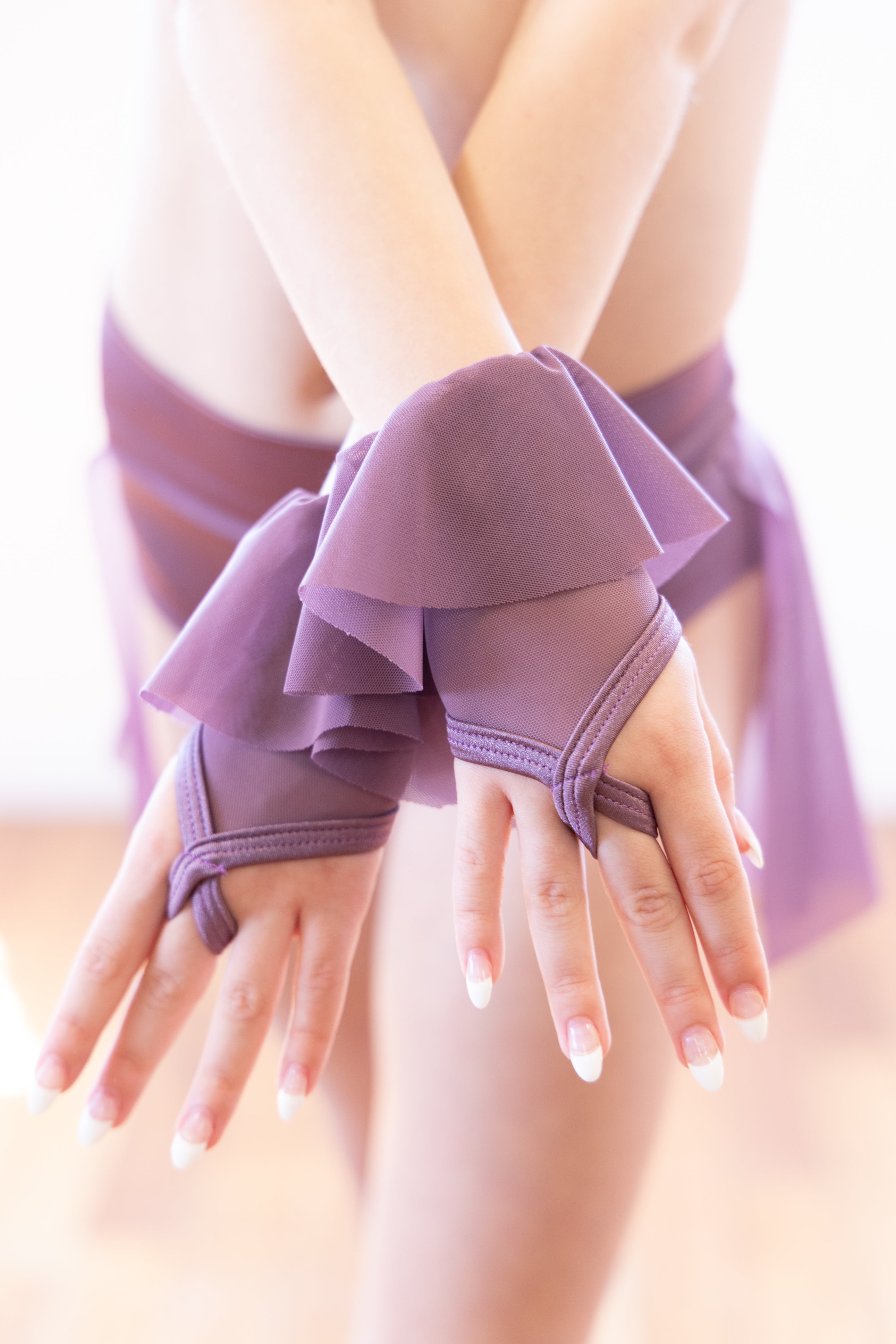 Costume Accessories- Bell Sleeve Finger Gloves- A412